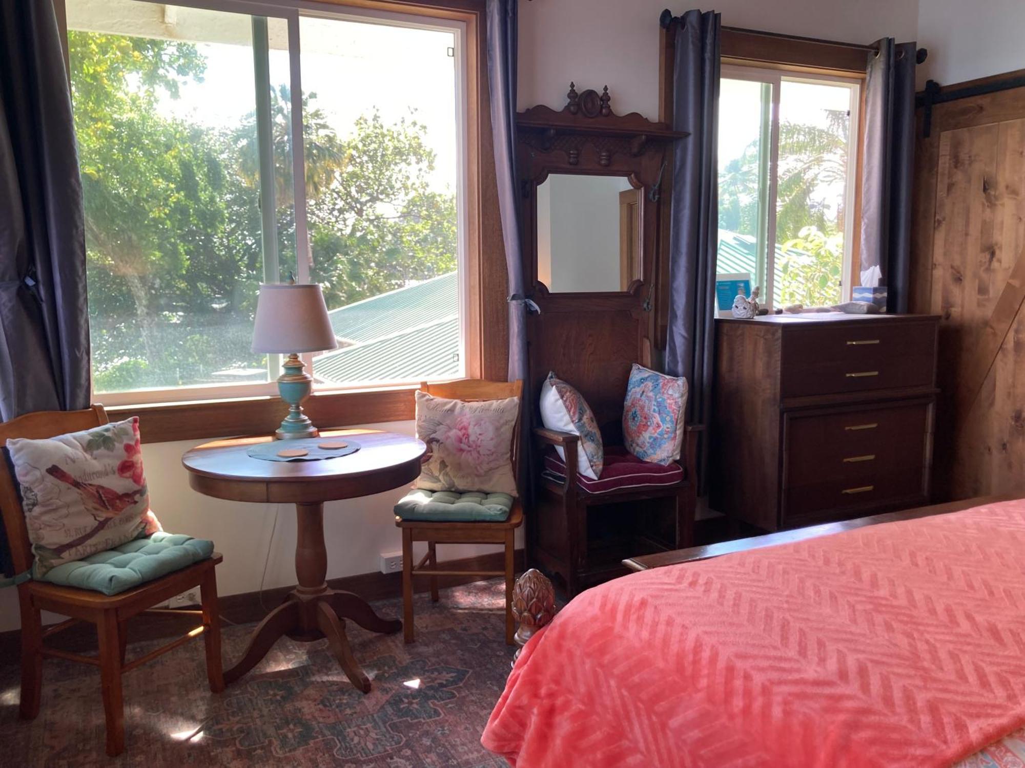 Hilo Bay Oceanfront Bed And Breakfast Exterior photo