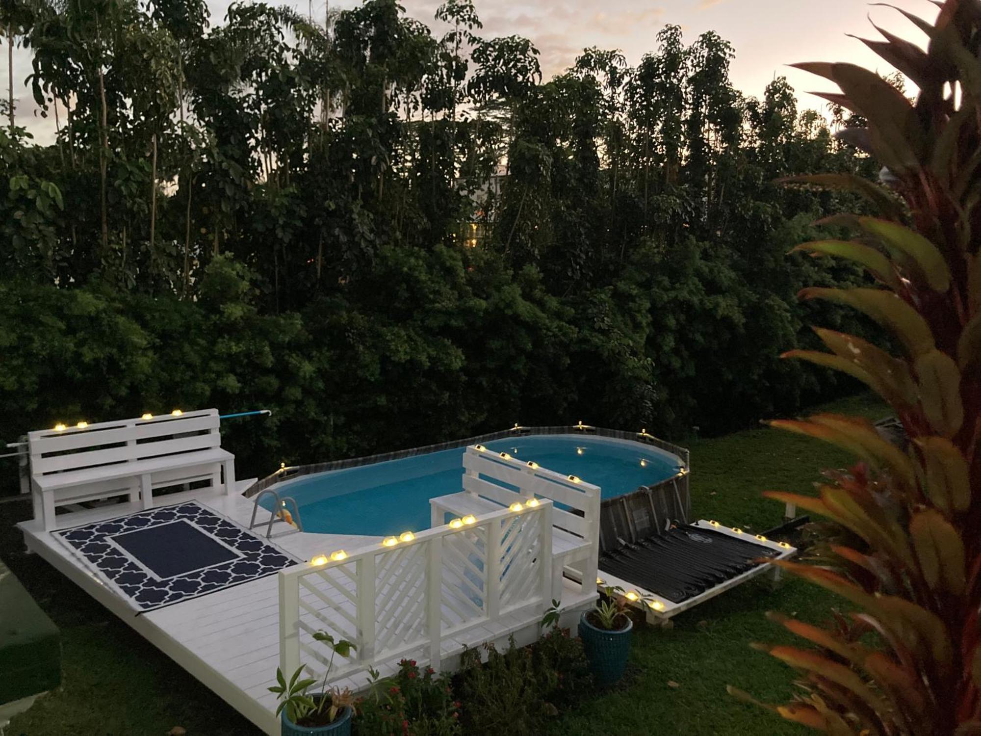 Hilo Bay Oceanfront Bed And Breakfast Exterior photo